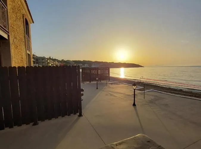 Willa Volakas Beachfront